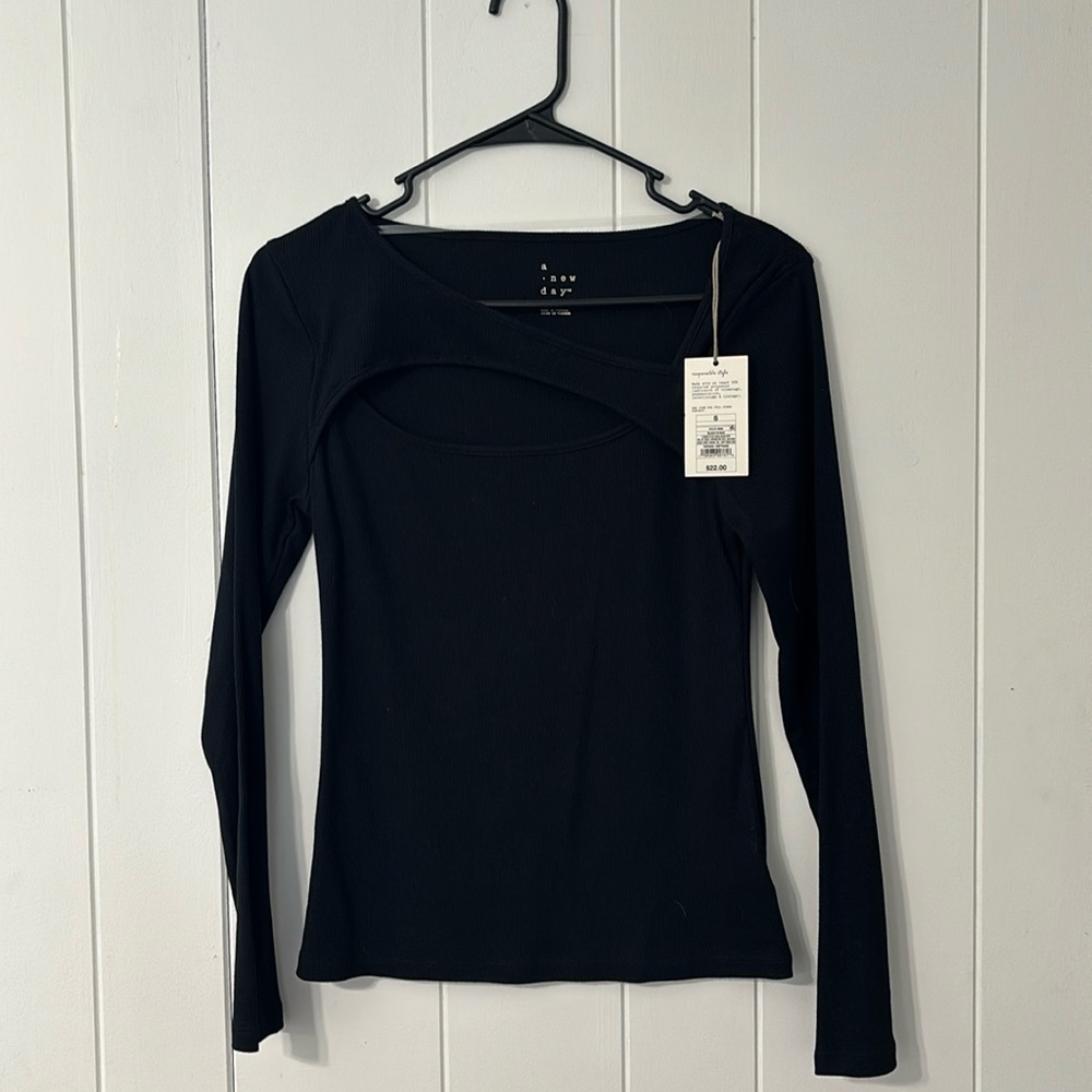 Women’s long sleeve top